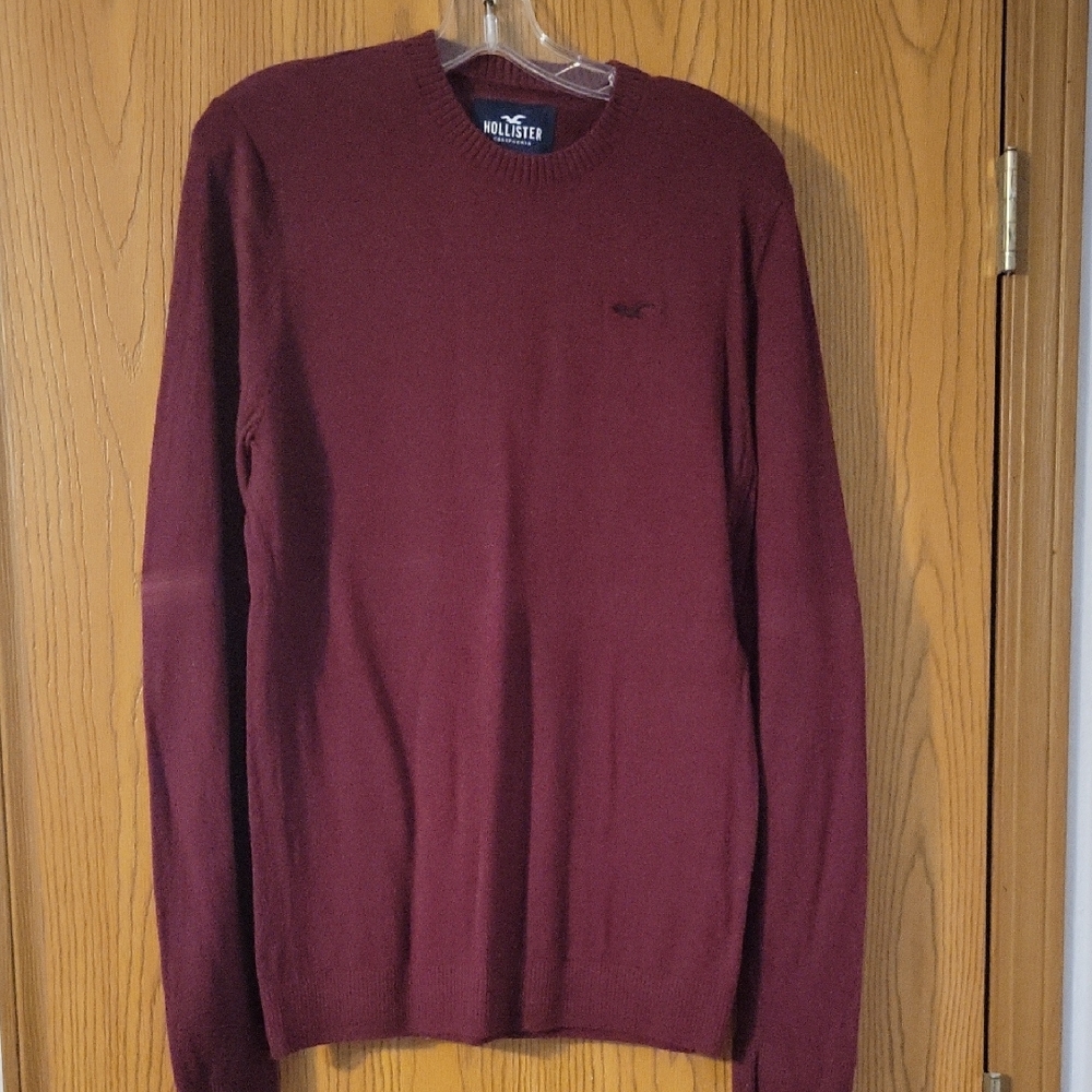 Hollister Men's Deep Red Crewneck Sweater